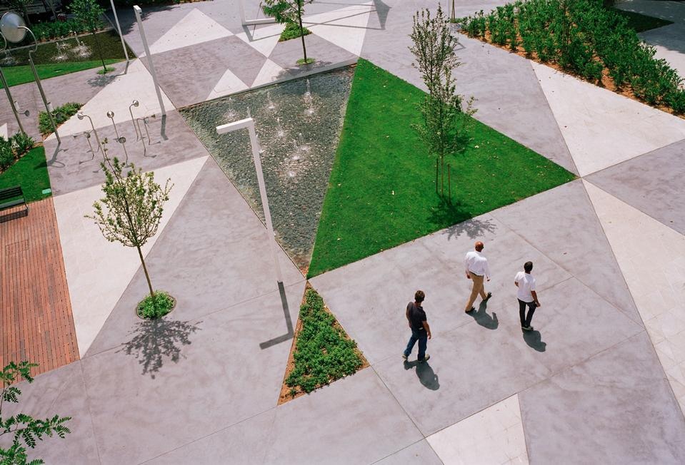 Labics Piazza Fontana a Quinto de Stampi, Rozzano Domus